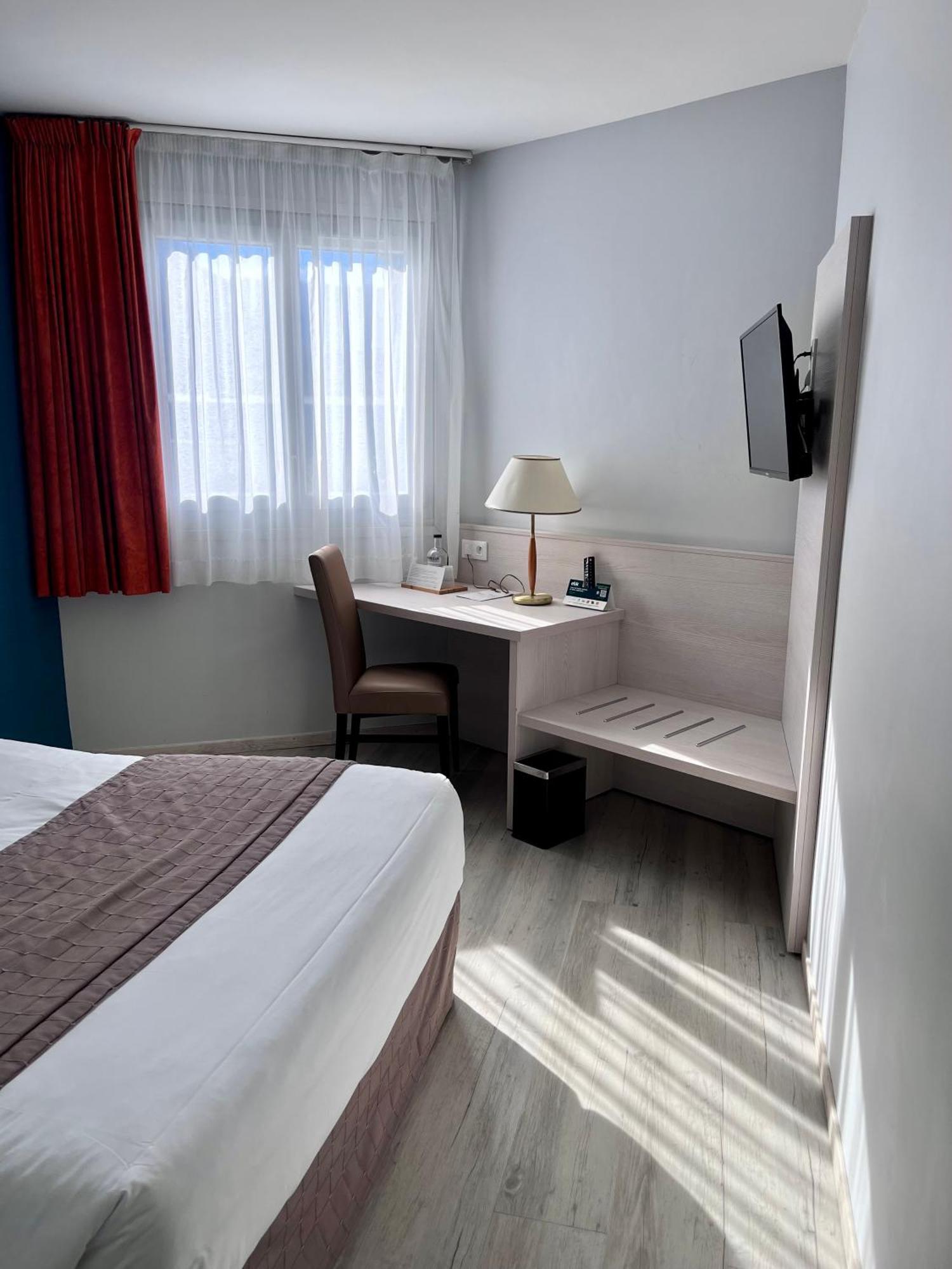 ננטואה Hotel-Restaurant De L'Embarcadere מראה חיצוני תמונה