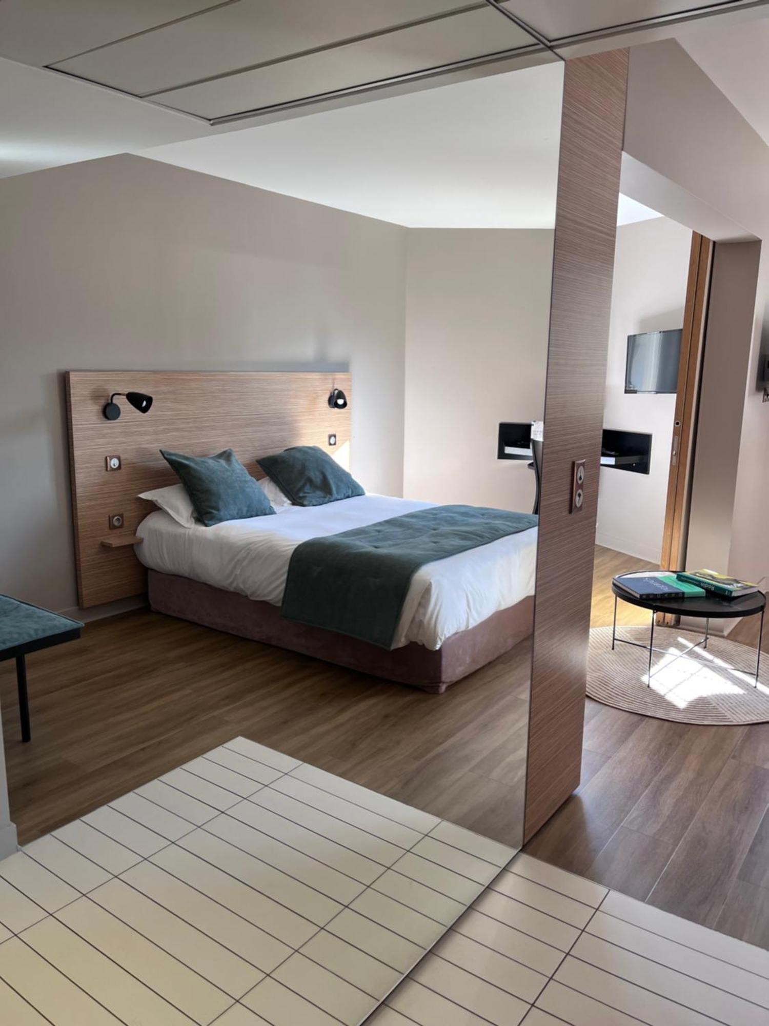 ננטואה Hotel-Restaurant De L'Embarcadere מראה חיצוני תמונה