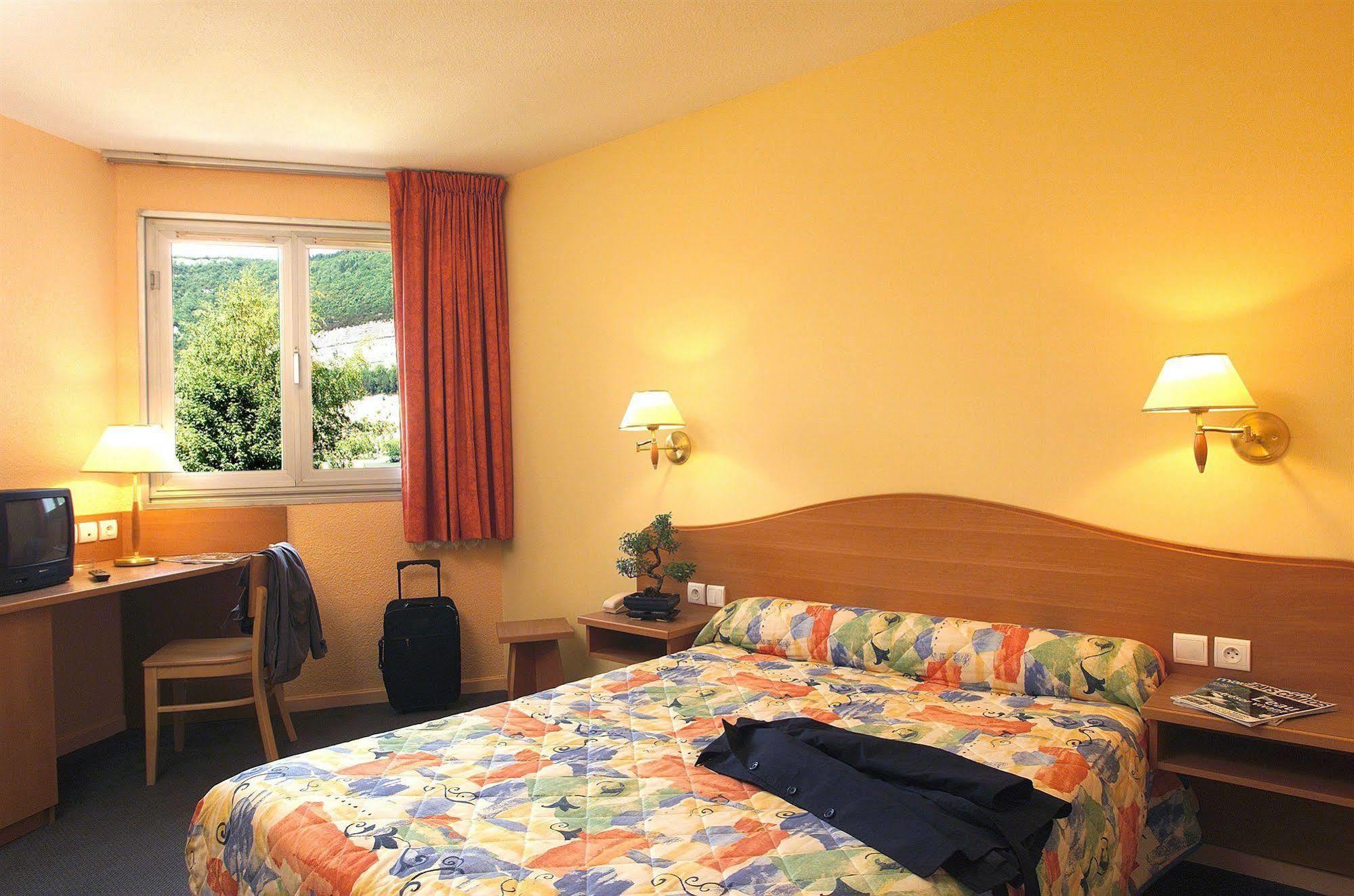ננטואה Hotel-Restaurant De L'Embarcadere מראה חיצוני תמונה