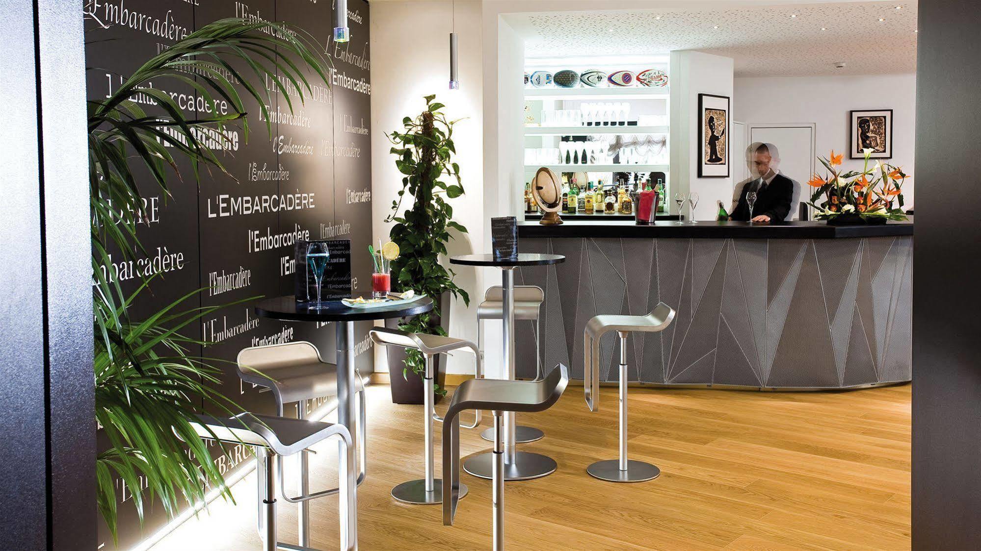 ננטואה Hotel-Restaurant De L'Embarcadere מראה חיצוני תמונה